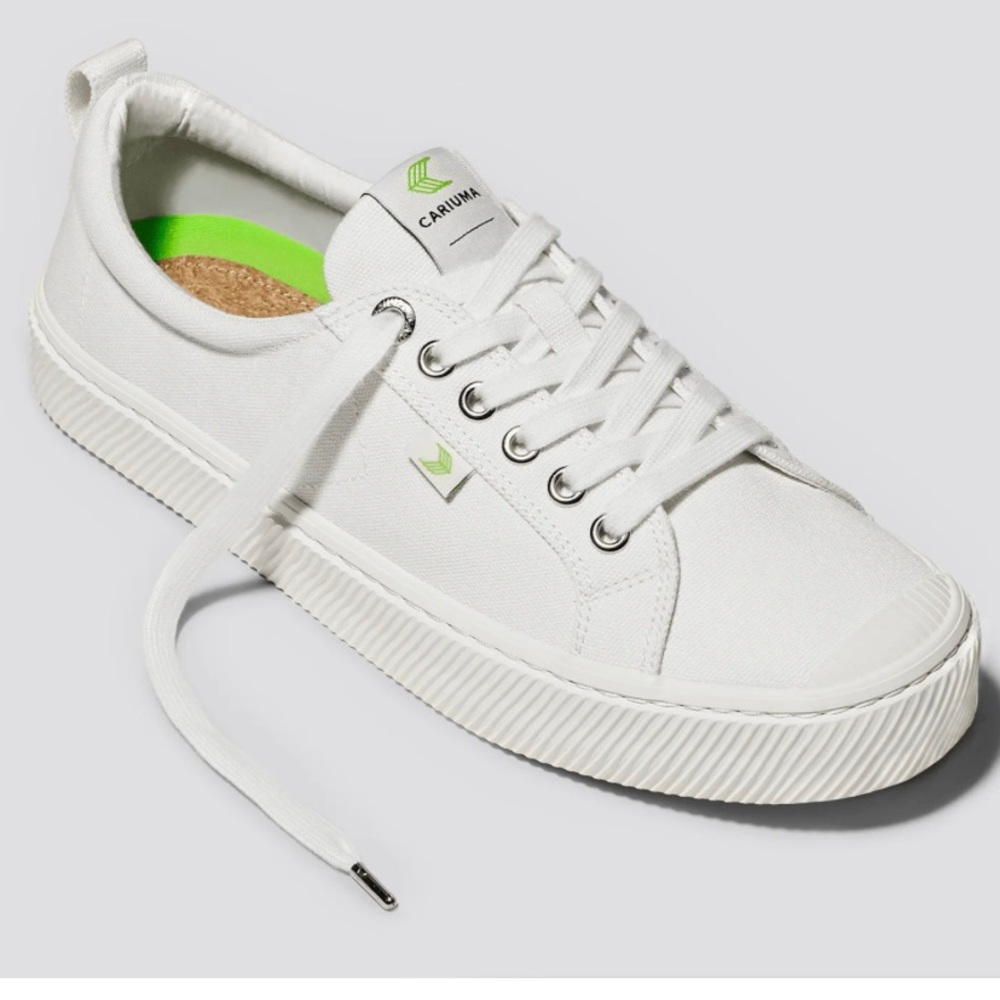 Cariuma Off -White Canvas shoes OCA low